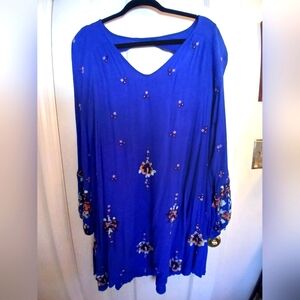 Free People Bohemian Blue Embroidered Tunic/Mini Dress. Size M
